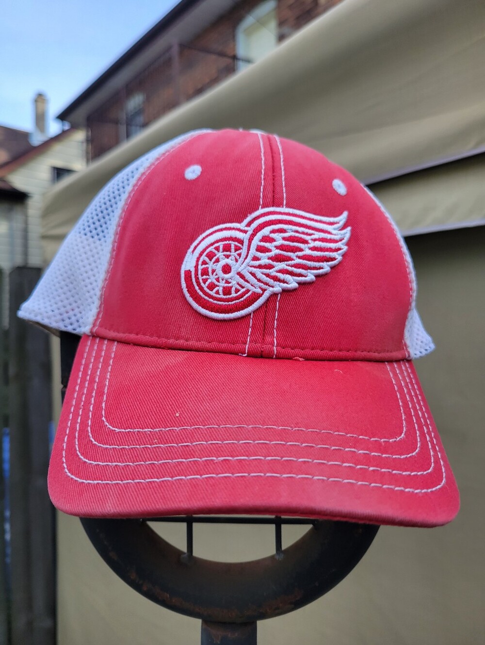 Vintage NHL Detroit Red Wings Trucker Hat, American Needle. Size M/ L